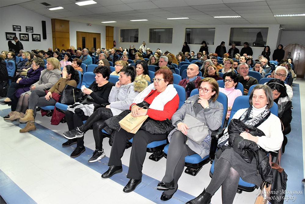 Στην πρώτη, μετά τις διακοπές των Χριστουγέννων και του νέου έτους διάλεξη - ομιλία της Σχολής Γονέων – Ανοιχτού Πανεπιστημίου Κατερίνης στο γνωστό χώρο του Πνευματικού Κέντρου Κατερίνης, τη Δευτέρα 20 Ιανουαρίου 2020 καλεσμένος ομιλητής ήταν ο Πρωτοπρεσβύτερος Χαράλαμπος Παπαδόπουλος (Λίβυος) της Ενορίας Αγίας Ειρήνης Πύργου Μονοφατσίου Ηρακλείου Κρήτης, που ανέπτυξε το πολύ ενδιαφέρον θέμα: «Ο πόνος είναι μέρος της εξέλιξής μας».