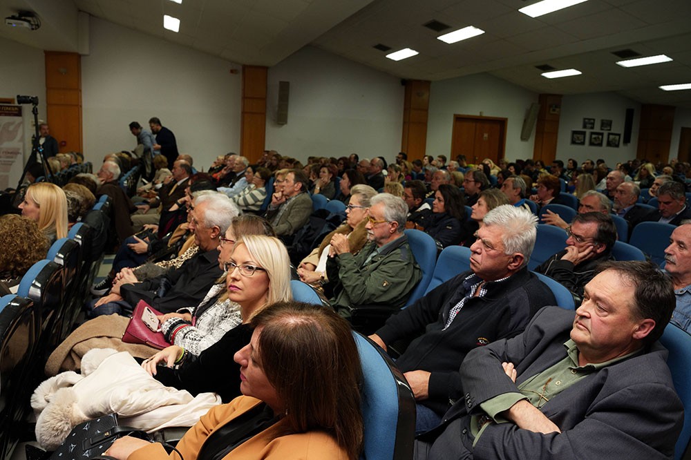 Με μεγάλη επιτυχία ολοκληρώθηκε την Δευτέρα 20-11-2023 στη Σχολή Γονέων – Ανοικτό Πανεπιστήμιο Κατερίνης στο Συνεδριακό Κέντρο Κατερίνης με επίσημη καλεσμένη την  Πρόεδρο του Ε.Ο.Τ. κ. Άντζελα Γκερέκου. Το θέμα της εκδήλωσης ήταν: «Αειφόρος Τουριστική Ανάπτυξη».  Η εκδήλωση έγινε σε Συνδιοργάνωση με το με τα ΑΙΚΑΤΕΡΙΝΕΙΑ του Δήμου Κατερίνης, με το Επιμελητήριο Πιερίας, την Ένωση Ξενοδόχων Πιερίας και τα Mediterranean Ηotels Β. Λάμπρου Α.Ε. Την έναρξη της εκδήλωσης ξεκίνησε η Χορωδία της Εστίας Πιερίδων Μουσών υπό την διεύθυνση του μαέστρου κ. Ευθύμη Μαυρίδη.