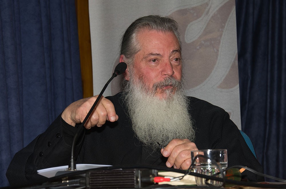 Από την συγκλονιστική κατάθεση ψυχής του π. Πέτρου Ζώη για τον γέροντα του, μακαριστό π. Εφραίμ Αριζονίτη στην Σχολή Γονέων Κατερίνης 2-12-2024