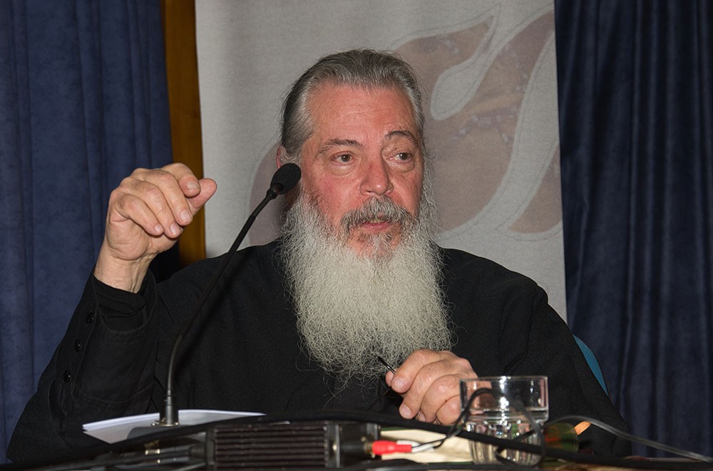 Από την συγκλονιστική κατάθεση ψυχής του π. Πέτρου Ζώη για τον γέροντα του, μακαριστό π. Εφραίμ Αριζονίτη στην Σχολή Γονέων Κατερίνης 2-12-2024