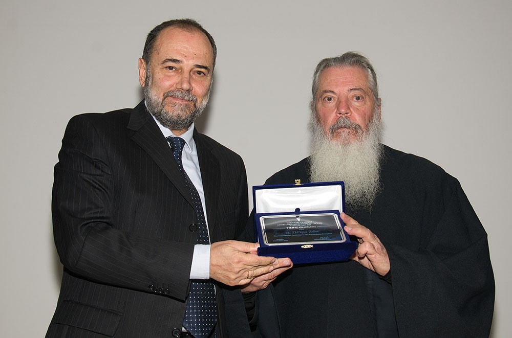 Από την συγκλονιστική κατάθεση ψυχής του π. Πέτρου Ζώη για τον γέροντα του, μακαριστό π. Εφραίμ Αριζονίτη στην Σχολή Γονέων Κατερίνης 2-12-2024