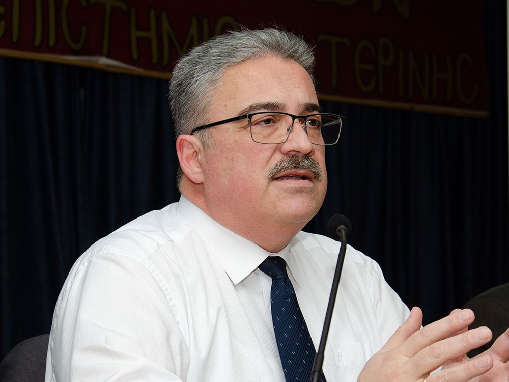 Με επιτυχία ολοκληρώθηκε η εκδήλωση της Σχολής Γονέων – Ανοικτό Πανεπιστήμιο Κατερίνης την Δευτέρα 3 Φεβρουαρίου με επίσημο ομιλητή και καλεσμένο τον Δικηγόρο - MSc Κανονικού Δικαίου κ. Νικόλαο Τσιρέλη με θέμα: «Ο Διωγμός των Ρωμιών της Κωνσταντινούπολης 1964-2024. 60 Χρόνια από τις απελάσεις» σε συνδιοργάνωση με τη Γ.Ε.Χ.Α. Κατερίνης.