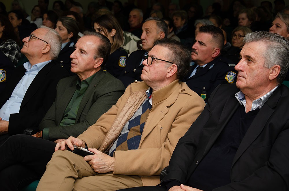 Το θέμα της εξαιρετικής  ομιλίας την Δευτέρα 1-12-2025 του κ. Παπαπροδρόμου ήταν: «Η οικονομική διάσταση του κυβερνοεγκλήματος».  Θέμα τεράστιο και με πολλές διαστάσεις πέραν της οικονομικής. Η εκδήλωση έγινε σε Συνδιοργάνωση με την Διεύθυνση Αστυνομίας Πιερίας.