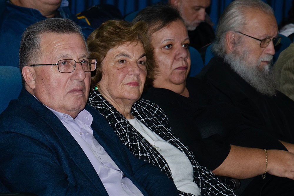 «Γνωριμία» με έναν Άγιο. Τον Άγιο Ιερώνυμο τον Σιμωνοπετρίτη είχαν την χαρά και την Ευλογία να γνωρίσουν οι φίλοι της Σχολής&nbsp; Γονέων Κατερίνης την Δευτέρα 10-11-2025 μέσα από την ομιλία του ιερομονάχου π. Μύρωνος Σιμωνοπετρίτη ο οποίος με γλαφυρό τρόπο παρουσίασε την βιωτή του Οσίου Ιερώνυμου Σιμωνοπετρίτη, του Μικρασιάτη.