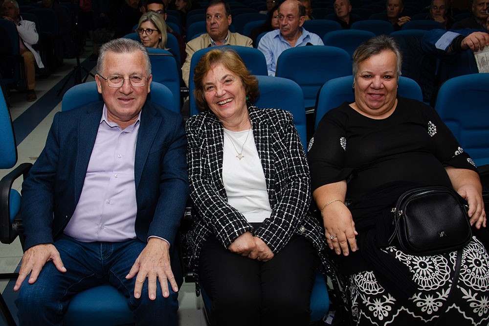 «Γνωριμία» με έναν Άγιο. Τον Άγιο Ιερώνυμο τον Σιμωνοπετρίτη είχαν την χαρά και την Ευλογία να γνωρίσουν οι φίλοι της Σχολής&nbsp; Γονέων Κατερίνης την Δευτέρα 10-11-2025 μέσα από την ομιλία του ιερομονάχου π. Μύρωνος Σιμωνοπετρίτη ο οποίος με γλαφυρό τρόπο παρουσίασε την βιωτή του Οσίου Ιερώνυμου Σιμωνοπετρίτη, του Μικρασιάτη.