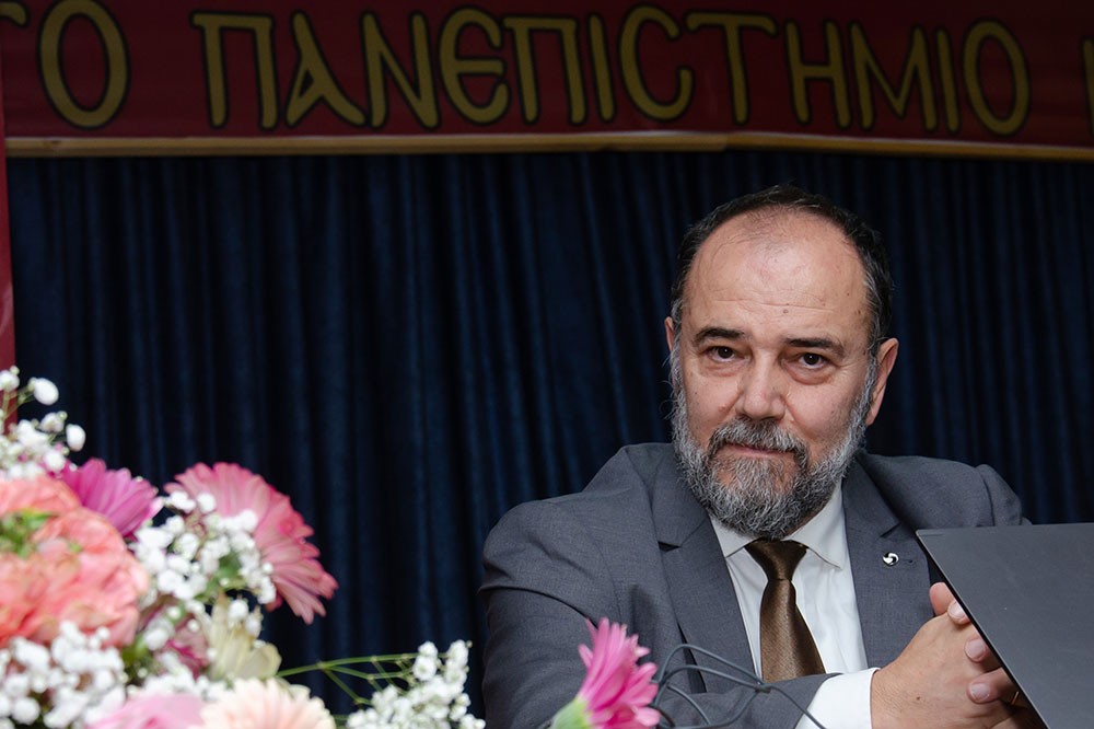 «Γνωριμία» με έναν Άγιο. Τον Άγιο Ιερώνυμο τον Σιμωνοπετρίτη είχαν την χαρά και την Ευλογία να γνωρίσουν οι φίλοι της Σχολής&nbsp; Γονέων Κατερίνης την Δευτέρα 10-11-2025 μέσα από την ομιλία του ιερομονάχου π. Μύρωνος Σιμωνοπετρίτη ο οποίος με γλαφυρό τρόπο παρουσίασε την βιωτή του Οσίου Ιερώνυμου Σιμωνοπετρίτη, του Μικρασιάτη.