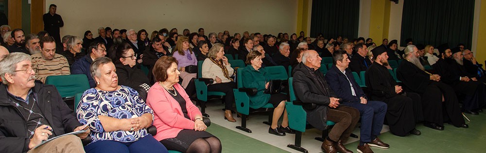 Ο Σεβασμιότατος Μητροπολίτης Νέας Κρήνης και Καλαμαριάς κ.κ. Ιουστίνος συνάρπασε το ακροατήριο της Σχολής Γονέων - Ανοικτό Πανεπιστήμιο Κατερίνης &nbsp;με τον γλυκύτατο και πατερικό λόγο του. Το θέμα της εισηγήσεως του ήταν: «Αναμνήσεις &nbsp;από τον γέροντά μου κυρού Αυγουστίνου Καντιώτη».