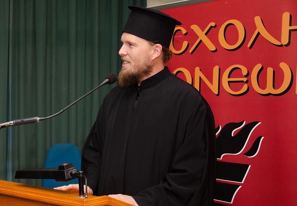 Ο Σεβασμιότατος Μητροπολίτης Νέας Κρήνης και Καλαμαριάς κ.κ. Ιουστίνος συνάρπασε το ακροατήριο της Σχολής Γονέων - Ανοικτό Πανεπιστήμιο Κατερίνης &nbsp;με τον γλυκύτατο και πατερικό λόγο του. Το θέμα της εισηγήσεως του ήταν: «Αναμνήσεις &nbsp;από τον γέροντά μου κυρού Αυγουστίνου Καντιώτη».