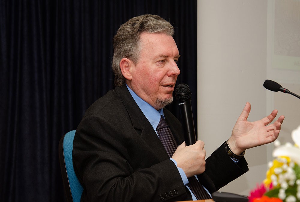 Για την κλιματική μεταβλητότητα  η οποία οφείλεται σε φυσικές αλλά και ανθρωπογενείς αιτίες μίλησε ο γεωπόνος με Μεταπτυχιακό στην Αειφορική Γεωργία και Υποψήφιος Διδάκτωρ Εδαφολογίας κ. Βασίλειος Έξαρχος με θέμα: «Υπάρχει κλιματική αλλαγή;» την Δευτέρα 16 Μαρτίου 2026 στο Ανοικτό Πανεπιστήμιο Κατερίνης. Η εκδήλωση πραγματοποιήθηκε σε Συνδιοργάνωση με την Δευτεροβάθμια Εκπαίδευση Πιερίας. 