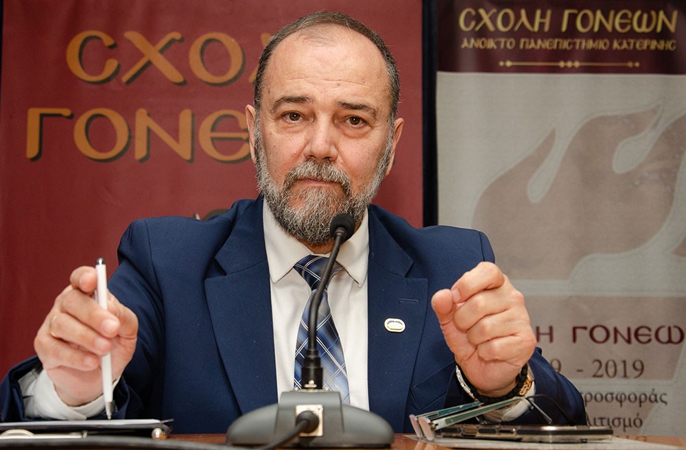 Για την κλιματική μεταβλητότητα  η οποία οφείλεται σε φυσικές αλλά και ανθρωπογενείς αιτίες μίλησε ο γεωπόνος με Μεταπτυχιακό στην Αειφορική Γεωργία και Υποψήφιος Διδάκτωρ Εδαφολογίας κ. Βασίλειος Έξαρχος με θέμα: «Υπάρχει κλιματική αλλαγή;» την Δευτέρα 16 Μαρτίου 2026 στο Ανοικτό Πανεπιστήμιο Κατερίνης. Η εκδήλωση πραγματοποιήθηκε σε Συνδιοργάνωση με την Δευτεροβάθμια Εκπαίδευση Πιερίας. 