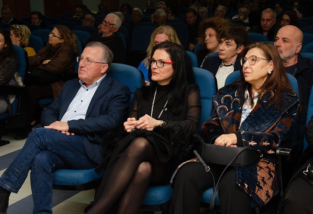 Για την κλιματική μεταβλητότητα  η οποία οφείλεται σε φυσικές αλλά και ανθρωπογενείς αιτίες μίλησε ο γεωπόνος με Μεταπτυχιακό στην Αειφορική Γεωργία και Υποψήφιος Διδάκτωρ Εδαφολογίας κ. Βασίλειος Έξαρχος με θέμα: «Υπάρχει κλιματική αλλαγή;» την Δευτέρα 16 Μαρτίου 2026 στο Ανοικτό Πανεπιστήμιο Κατερίνης. Η εκδήλωση πραγματοποιήθηκε σε Συνδιοργάνωση με την Δευτεροβάθμια Εκπαίδευση Πιερίας. 