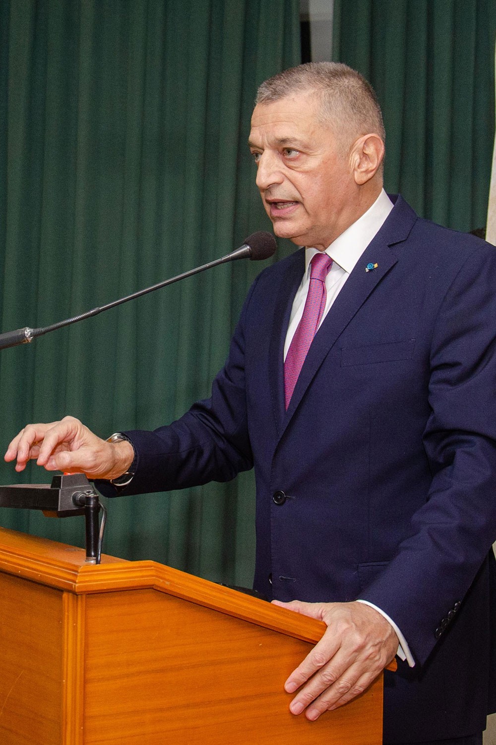 «H Οικουμενική Ακτινοβολία του Αγίου Όρους» ήταν το θέμα της εισήγησης του Πολιτικού Διοικητού του Αγίου Όρους, Επίτιμου Α.Γ.Ε.Σ. και πρώην Υπουργού Εθνικής Άμυνας κ. Αλκιβιάδη Στεφανή την Δευτέρα 2 Φεβρουαρίου 2026 στην Σχολή Γονέων – Ανοικτό Πανεπιστήμιο Κατερίνης. Η εκδήλωση έγινε σε Συνδιοργάνωση με το Κοινωφελές Ίδρυμα Αθανασίου & Μαρίνας Μαρτίνου.