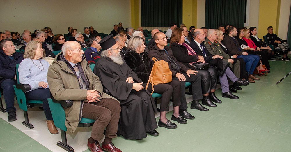 «H Οικουμενική Ακτινοβολία του Αγίου Όρους» ήταν το θέμα της εισήγησης του Πολιτικού Διοικητού του Αγίου Όρους, Επίτιμου Α.Γ.Ε.Σ. και πρώην Υπουργού Εθνικής Άμυνας κ. Αλκιβιάδη Στεφανή την Δευτέρα 2 Φεβρουαρίου 2026 στην Σχολή Γονέων – Ανοικτό Πανεπιστήμιο Κατερίνης. Η εκδήλωση έγινε σε Συνδιοργάνωση με το Κοινωφελές Ίδρυμα Αθανασίου & Μαρίνας Μαρτίνου.