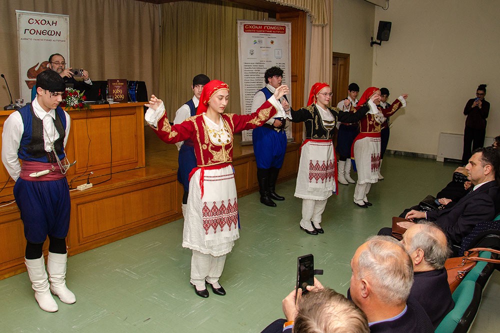 «Η διδασκαλία του μαθήματος των θρησκευτικών στην Ευρώπη» ήταν η εισήγηση του Δρ. Νομικής, Δρ. Θεολογίας, καθηγητή Εκκλησιαστικού Δικαίου Α.Π.Θ. κ. Δημήτριου Νικολακάκη την Δευτέρα 2 Μαρτίου 2026 στην Σχολή Γονέων – Ανοικτό Πανεπιστήμιο Κατερίνης. Η εκδήλωση πραγματοποιήθηκε σε Συνδιοργάνωση με το Πνευματικό Κέντρο της Ι.Μ. Κατερίνης «Ο Άγιος Φώτιος»