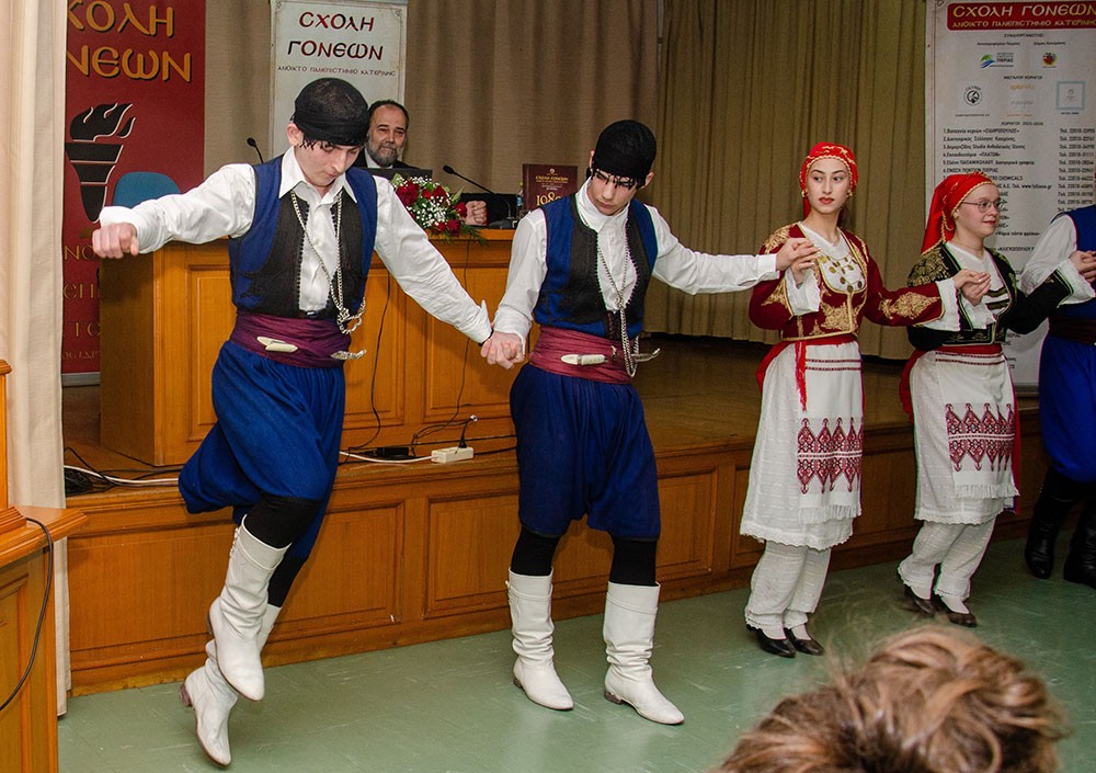 «Η διδασκαλία του μαθήματος των θρησκευτικών στην Ευρώπη» ήταν η εισήγηση του Δρ. Νομικής, Δρ. Θεολογίας, καθηγητή Εκκλησιαστικού Δικαίου Α.Π.Θ. κ. Δημήτριου Νικολακάκη την Δευτέρα 2 Μαρτίου 2026 στην Σχολή Γονέων – Ανοικτό Πανεπιστήμιο Κατερίνης. Η εκδήλωση πραγματοποιήθηκε σε Συνδιοργάνωση με το Πνευματικό Κέντρο της Ι.Μ. Κατερίνης «Ο Άγιος Φώτιος»