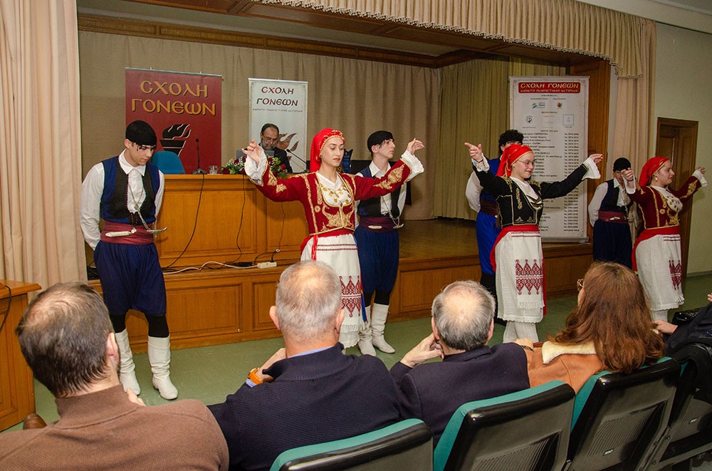 «Η διδασκαλία του μαθήματος των θρησκευτικών στην Ευρώπη» ήταν η εισήγηση του Δρ. Νομικής, Δρ. Θεολογίας, καθηγητή Εκκλησιαστικού Δικαίου Α.Π.Θ. κ. Δημήτριου Νικολακάκη την Δευτέρα 2 Μαρτίου 2026 στην Σχολή Γονέων – Ανοικτό Πανεπιστήμιο Κατερίνης. Η εκδήλωση πραγματοποιήθηκε σε Συνδιοργάνωση με το Πνευματικό Κέντρο της Ι.Μ. Κατερίνης «Ο Άγιος Φώτιος»