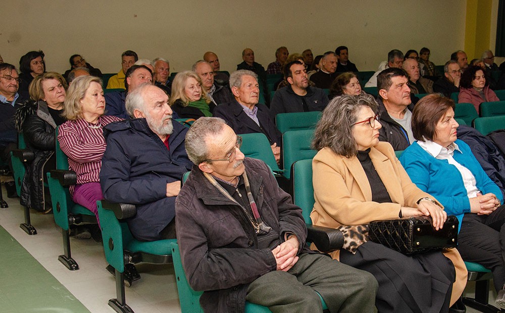 «Η διδασκαλία του μαθήματος των θρησκευτικών στην Ευρώπη» ήταν η εισήγηση του Δρ. Νομικής, Δρ. Θεολογίας, καθηγητή Εκκλησιαστικού Δικαίου Α.Π.Θ. κ. Δημήτριου Νικολακάκη την Δευτέρα 2 Μαρτίου 2026 στην Σχολή Γονέων – Ανοικτό Πανεπιστήμιο Κατερίνης. Η εκδήλωση πραγματοποιήθηκε σε Συνδιοργάνωση με το Πνευματικό Κέντρο της Ι.Μ. Κατερίνης «Ο Άγιος Φώτιος»