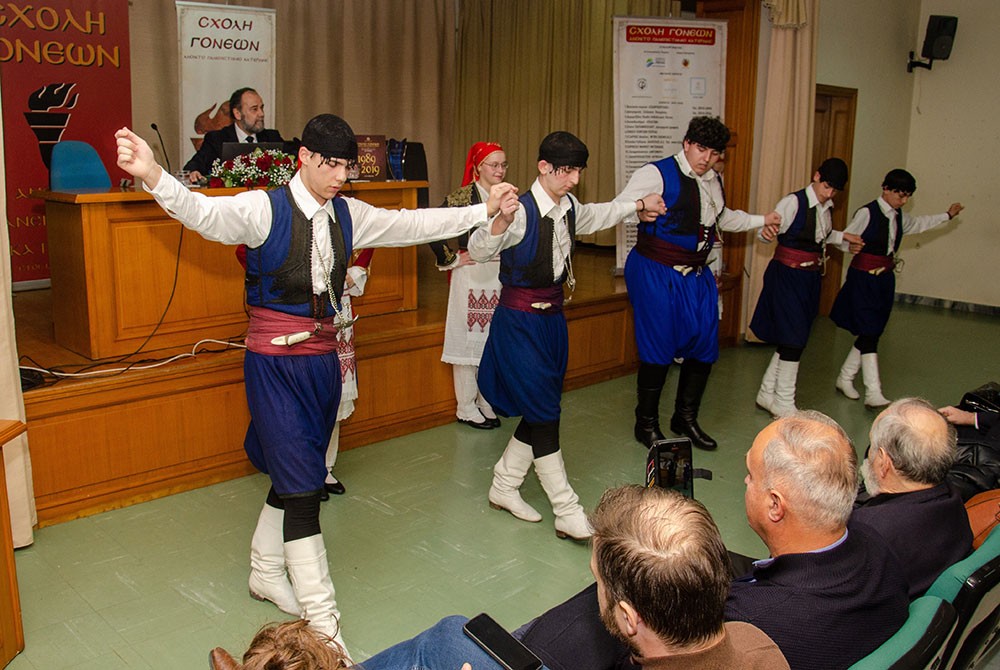 «Η διδασκαλία του μαθήματος των θρησκευτικών στην Ευρώπη» ήταν η εισήγηση του Δρ. Νομικής, Δρ. Θεολογίας, καθηγητή Εκκλησιαστικού Δικαίου Α.Π.Θ. κ. Δημήτριου Νικολακάκη την Δευτέρα 2 Μαρτίου 2026 στην Σχολή Γονέων – Ανοικτό Πανεπιστήμιο Κατερίνης. Η εκδήλωση πραγματοποιήθηκε σε Συνδιοργάνωση με το Πνευματικό Κέντρο της Ι.Μ. Κατερίνης «Ο Άγιος Φώτιος»