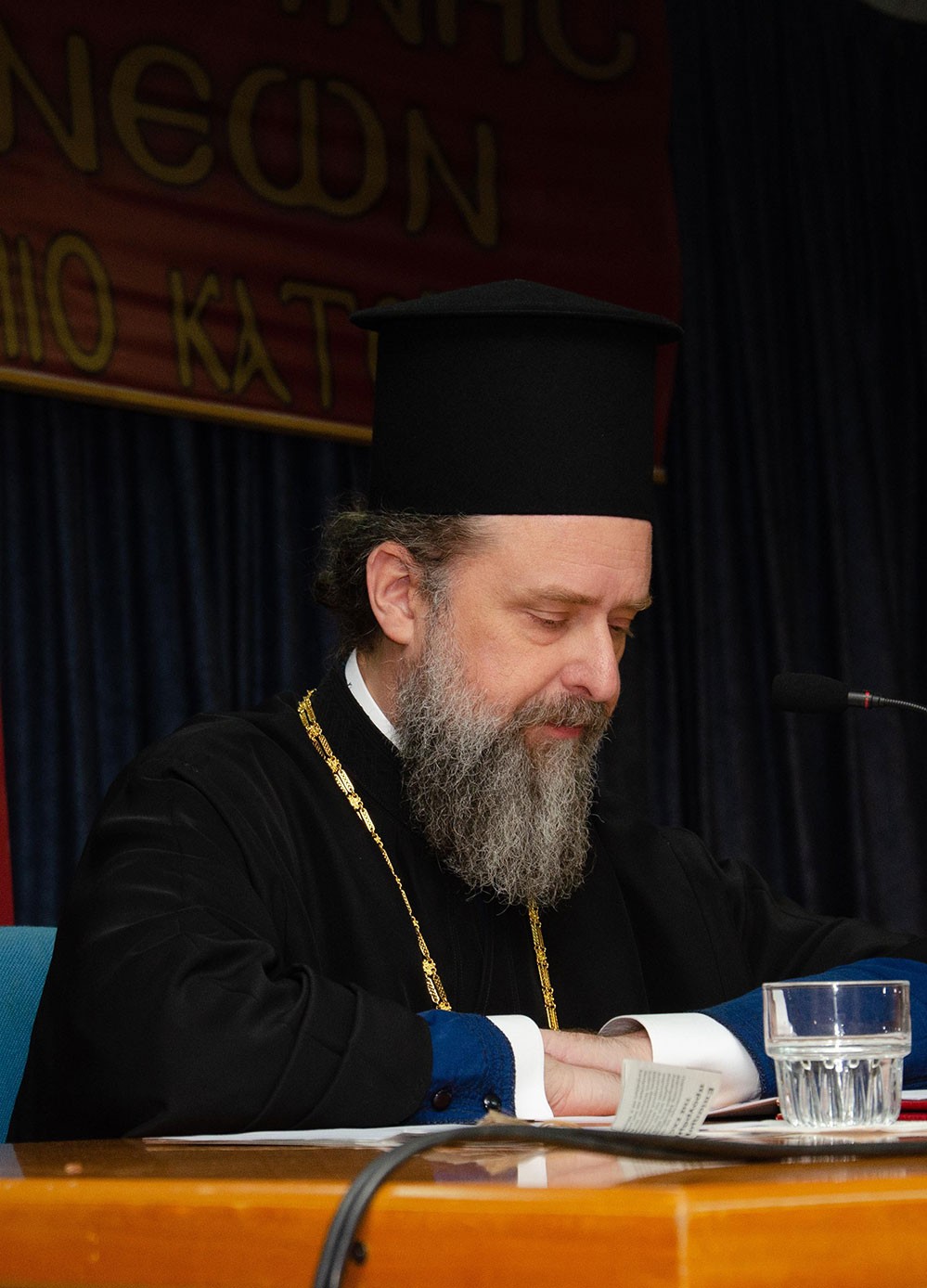 Πλημμύρισε από την «παρουσία» και την «ευωδία» του Αγίου Δημητρίου του Μυροβλήτη το Συνεδριακό κέντρο της Κατερίνης στην  πρεμιέρα των εκδηλώσεων της Σχολής Γονέων – Ανοικτό Πανεπιστήμιο Κατερίνης με επίσημο ομιλητή και καλεσμένο τον Παναγιώτατο Μητροπολίτη Θεσσαλονίκης κ.κ. ΦΙΛΟΘΕΟ, ο οποίος μίλησε με γλαφυρό και αφοπλιστικό λόγο για τον Προστάτη Άγιο της Θεσσαλονίκης τον Άγιο Δημήτριο.