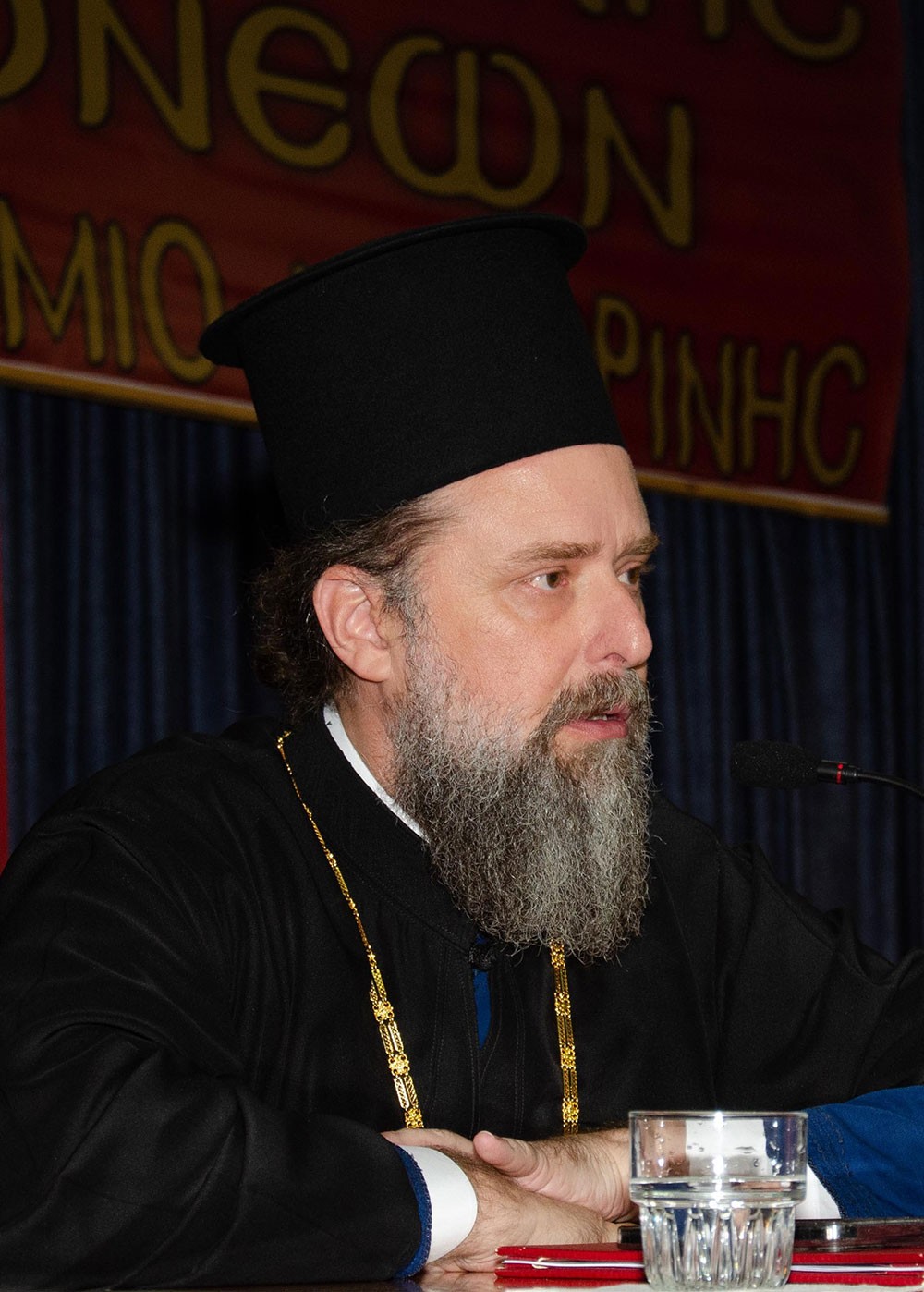 Πλημμύρισε από την «παρουσία» και την «ευωδία» του Αγίου Δημητρίου του Μυροβλήτη το Συνεδριακό κέντρο της Κατερίνης στην  πρεμιέρα των εκδηλώσεων της Σχολής Γονέων – Ανοικτό Πανεπιστήμιο Κατερίνης με επίσημο ομιλητή και καλεσμένο τον Παναγιώτατο Μητροπολίτη Θεσσαλονίκης κ.κ. ΦΙΛΟΘΕΟ, ο οποίος μίλησε με γλαφυρό και αφοπλιστικό λόγο για τον Προστάτη Άγιο της Θεσσαλονίκης τον Άγιο Δημήτριο.