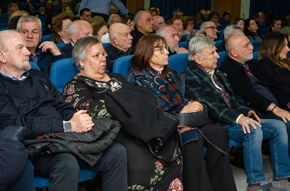 Αυλαία στις εκδηλώσεις της Σχολής Γονέων - Ανοικτό Πανεπιστήμιο Κατερίνης για την Ακαδημαϊκή χρονιά 2025-2026 με μια μοναδική ομιλία του πρώην Γερουσιαστή, πρώην Πρόεδρου της Βουλής του New Hamshire και Πρόεδρο της Ελληνοαμερικανικής Ένωσης Αθήνας κ. Κρίς Σπύρου και θέμα "Η ΜΑΚΕΔΟΝΙΑ ΜΑΣ". H εκδήλωση πραγματοποιήθηκε σε Συνδιοργάνωση με την Δευτεροβάθμια Εκπαίδευση Πιερίας 