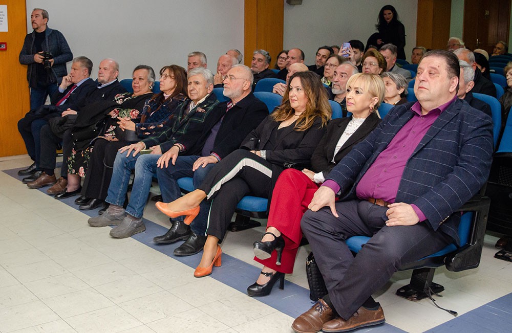 Αυλαία στις εκδηλώσεις της Σχολής Γονέων - Ανοικτό Πανεπιστήμιο Κατερίνης για την Ακαδημαϊκή χρονιά 2025-2026 με μια μοναδική ομιλία του πρώην Γερουσιαστή, πρώην Πρόεδρου της Βουλής του New Hamshire και Πρόεδρο της Ελληνοαμερικανικής Ένωσης Αθήνας κ. Κρίς Σπύρου και θέμα "Η ΜΑΚΕΔΟΝΙΑ ΜΑΣ". H εκδήλωση πραγματοποιήθηκε σε Συνδιοργάνωση με την Δευτεροβάθμια Εκπαίδευση Πιερίας 