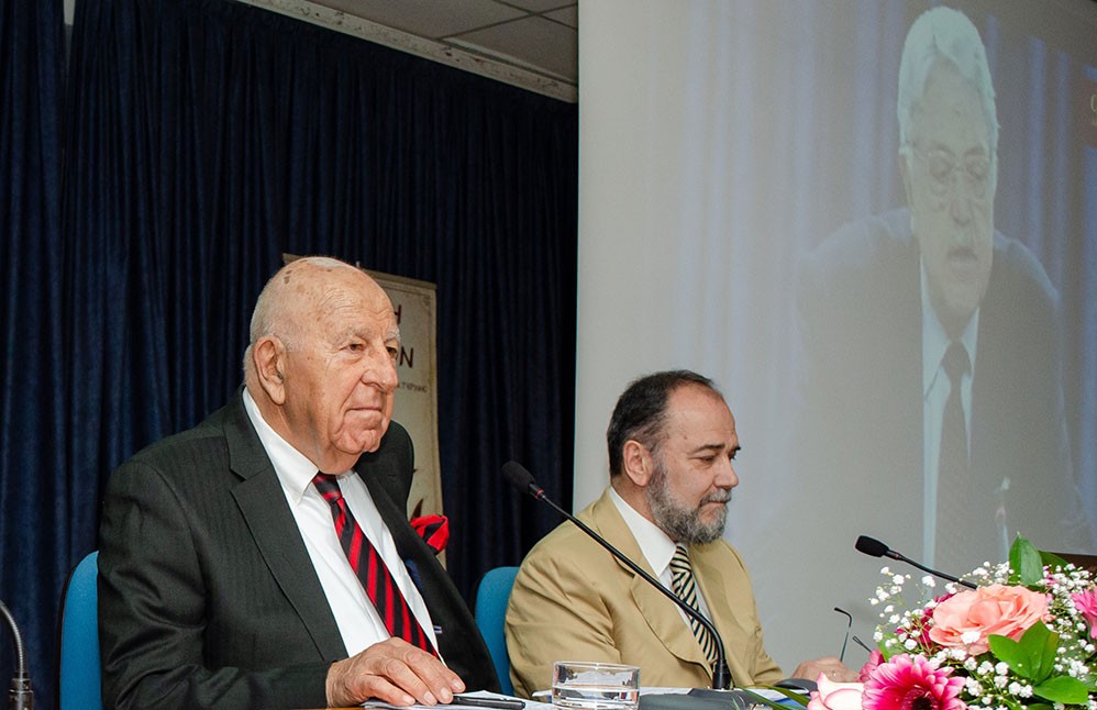 Αυλαία στις εκδηλώσεις της Σχολής Γονέων - Ανοικτό Πανεπιστήμιο Κατερίνης για την Ακαδημαϊκή χρονιά 2025-2026 με μια μοναδική ομιλία του πρώην Γερουσιαστή, πρώην Πρόεδρου της Βουλής του New Hamshire και Πρόεδρο της Ελληνοαμερικανικής Ένωσης Αθήνας κ. Κρίς Σπύρου και θέμα "Η ΜΑΚΕΔΟΝΙΑ ΜΑΣ". H εκδήλωση πραγματοποιήθηκε σε Συνδιοργάνωση με την Δευτεροβάθμια Εκπαίδευση Πιερίας 