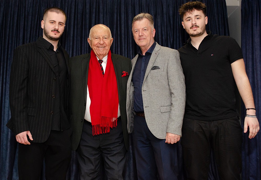 Αυλαία στις εκδηλώσεις της Σχολής Γονέων - Ανοικτό Πανεπιστήμιο Κατερίνης για την Ακαδημαϊκή χρονιά 2025-2026 με μια μοναδική ομιλία του πρώην Γερουσιαστή, πρώην Πρόεδρου της Βουλής του New Hamshire και Πρόεδρο της Ελληνοαμερικανικής Ένωσης Αθήνας κ. Κρίς Σπύρου και θέμα "Η ΜΑΚΕΔΟΝΙΑ ΜΑΣ". H εκδήλωση πραγματοποιήθηκε σε Συνδιοργάνωση με την Δευτεροβάθμια Εκπαίδευση Πιερίας 