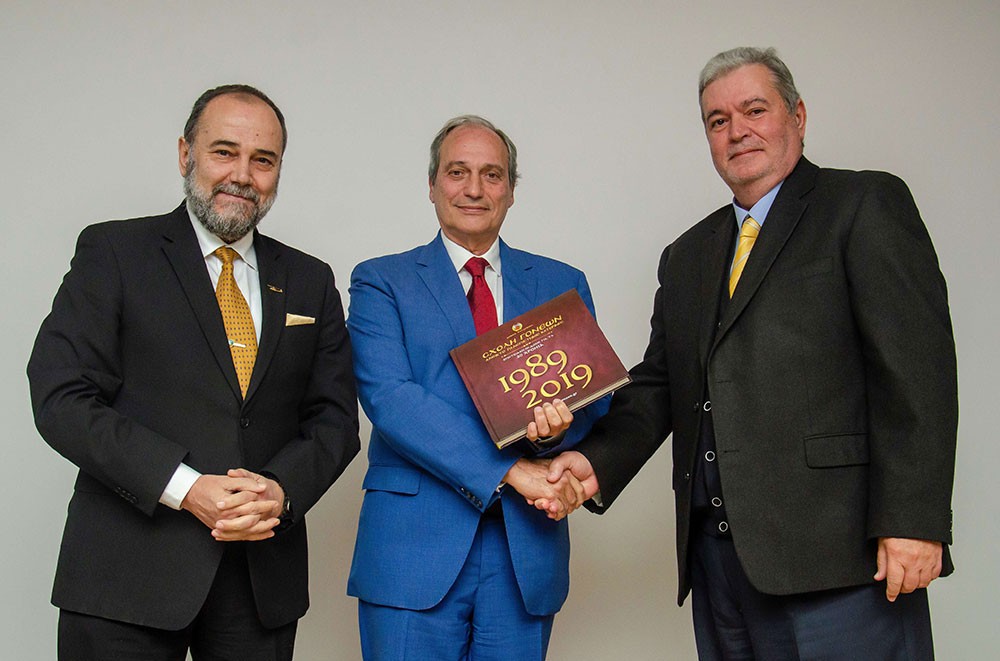 Συγκλόνισαν με τις προσωπικές τους μαρτυρίες για την Κρίση των Ιμίων ο Αντιναύαρχος Π.Ν. ε.α. Σπυρίδων Κονιδάρης και ο Υποναύαρχος Π.Ν. ε.α. Δημήτριος Τσαΐλάς την Δευτέρα 26 Ιανουαρίου 2026 στο αφιέρωμα της Σχολής Γονέων – Ανοικτό Πανεπιστήμιο Κατερίνης με αφορμή τα 30 χρόνια από την κρίση των Ιμίων η οποία κορυφώθηκε τις πρώτες πρωινές ώρες της 31ης Ιανουαρίου 1996, φέρνοντας Ελλάδα και Τουρκία στα πρόθυρα ένοπλης αντιπαράθεσης.  