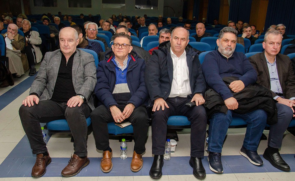 Συγκλόνισαν με τις προσωπικές τους μαρτυρίες για την Κρίση των Ιμίων ο Αντιναύαρχος Π.Ν. ε.α. Σπυρίδων Κονιδάρης και ο Υποναύαρχος Π.Ν. ε.α. Δημήτριος Τσαΐλάς την Δευτέρα 26 Ιανουαρίου 2026 στο αφιέρωμα της Σχολής Γονέων – Ανοικτό Πανεπιστήμιο Κατερίνης με αφορμή τα 30 χρόνια από την κρίση των Ιμίων η οποία κορυφώθηκε τις πρώτες πρωινές ώρες της 31ης Ιανουαρίου 1996, φέρνοντας Ελλάδα και Τουρκία στα πρόθυρα ένοπλης αντιπαράθεσης.  