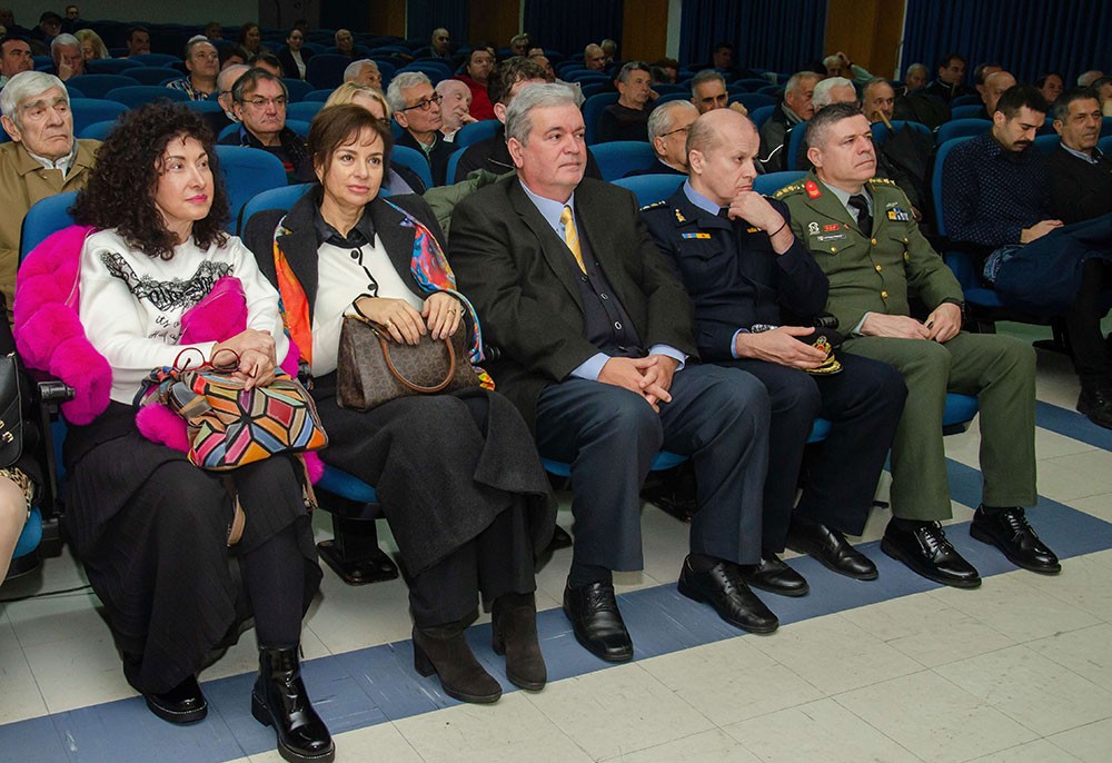 Συγκλόνισαν με τις προσωπικές τους μαρτυρίες για την Κρίση των Ιμίων ο Αντιναύαρχος Π.Ν. ε.α. Σπυρίδων Κονιδάρης και ο Υποναύαρχος Π.Ν. ε.α. Δημήτριος Τσαΐλάς την Δευτέρα 26 Ιανουαρίου 2026 στο αφιέρωμα της Σχολής Γονέων – Ανοικτό Πανεπιστήμιο Κατερίνης με αφορμή τα 30 χρόνια από την κρίση των Ιμίων η οποία κορυφώθηκε τις πρώτες πρωινές ώρες της 31ης Ιανουαρίου 1996, φέρνοντας Ελλάδα και Τουρκία στα πρόθυρα ένοπλης αντιπαράθεσης.  