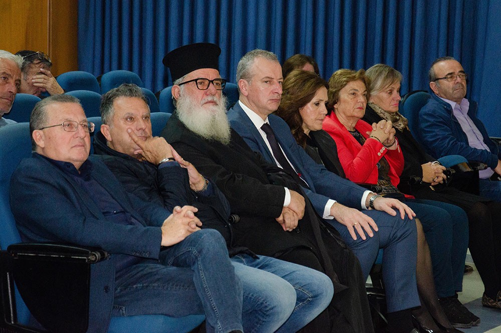 Την Δευτέρα 27 Οκτωβρίου 2025 οι πολυπληθείς φίλοι του Ανοικτού Πανεπιστημίου Κατερίνης, είχαν την τύχη να απολαύσουν μια υπέροχη μυσταγωγία Ορθοδοξίας και Ελλάδας.  •	Δημήτριος Νατσιός: Η Πατρίδα, η Ηθική και η Πίστη πολεμούνται συνειδητά μέσα στο σχολείο! •	Κωνσταντίνος Κρακατσάνης: Πολλοί Χριστιανοί ΔΕΝ βιώνουν απουσία του Αγίου Παϊσιου. Αντιθέτως! •	Νικήτας Τσακίρογλου: Ο ρόλος που υποδύθηκα του Αγίου Αρσενίου του Καππαδόκη, με γέμισε, με πλήρωσε πνευματικά και είχα την Ευλογία να την μοιραστώ με τον κόσμο!