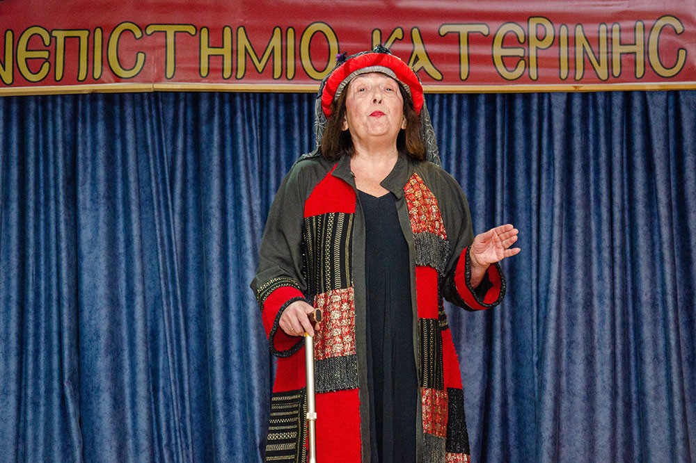 Συγκινητική η ομιλία του Δρ. Σύγχρονης Ιστορίας Α.Π.Θ. και συγγραφέα Βλάση Αγτζίδη που πραγματοποιήθηκε την Δευτέρα 3 Νοεμβρίου 2025 στην Σχολή Γονέων – Ανοικτό Πανεπιστήμιο Κατερίνης σε Συνδιοργάνωση με την Ένωση Ποντίων Πιερίας που είχε θέμα την μεγάλη ανθρωπιστική επιχείρηση «Χρυσόμαλλο δέρας» που οργάνωσε και υλοποίησε η Ελλάδα για να παραλάβει τους Έλληνες ομογενείς στην Αμπχαζία.