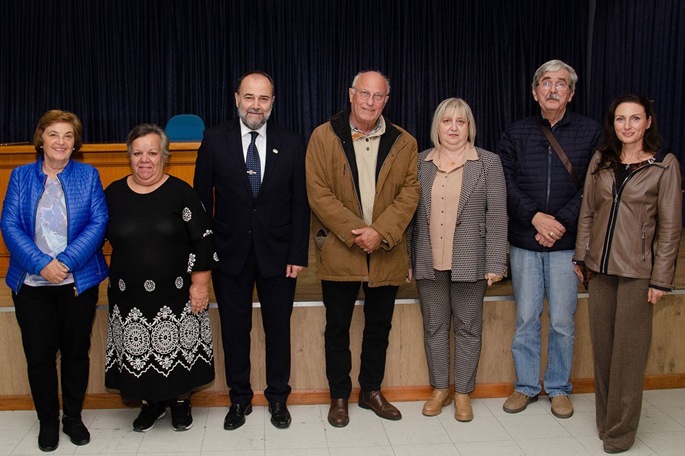 Συγκινητική η ομιλία του Δρ. Σύγχρονης Ιστορίας Α.Π.Θ. και συγγραφέα Βλάση Αγτζίδη που πραγματοποιήθηκε την Δευτέρα 3 Νοεμβρίου 2025 στην Σχολή Γονέων – Ανοικτό Πανεπιστήμιο Κατερίνης σε Συνδιοργάνωση με την Ένωση Ποντίων Πιερίας που είχε θέμα την μεγάλη ανθρωπιστική επιχείρηση «Χρυσόμαλλο δέρας» που οργάνωσε και υλοποίησε η Ελλάδα για να παραλάβει τους Έλληνες ομογενείς στην Αμπχαζία.