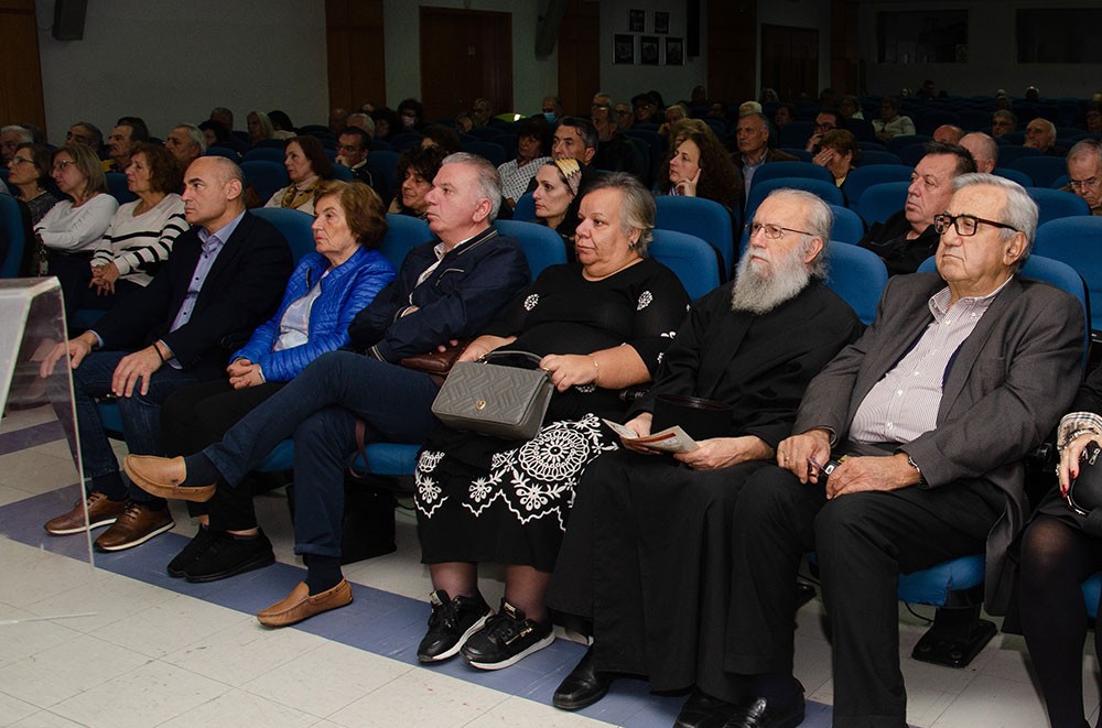 Συγκινητική η ομιλία του Δρ. Σύγχρονης Ιστορίας Α.Π.Θ. και συγγραφέα Βλάση Αγτζίδη που πραγματοποιήθηκε την Δευτέρα 3 Νοεμβρίου 2025 στην Σχολή Γονέων – Ανοικτό Πανεπιστήμιο Κατερίνης σε Συνδιοργάνωση με την Ένωση Ποντίων Πιερίας που είχε θέμα την μεγάλη ανθρωπιστική επιχείρηση «Χρυσόμαλλο δέρας» που οργάνωσε και υλοποίησε η Ελλάδα για να παραλάβει τους Έλληνες ομογενείς στην Αμπχαζία.