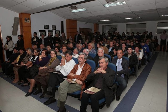 Ακολούθησε η ομιλία του Σεβασμιωτάτου κ.κ. Σεραφείμ με θέμα "Τεκτονισμός-Μασονία. Η αποκρυφιστική και παγανιστική λατρεία του Εωσφόρου" . Χωρίς να αναφέρεται σε πρόσωπα ο ομιλητής, διότι είναι εικόνες Θεού, καταθέτει και καταγγέλλει το σύστημα χωρίς μισαλλοδοξία και εχθρικό λόγο. 