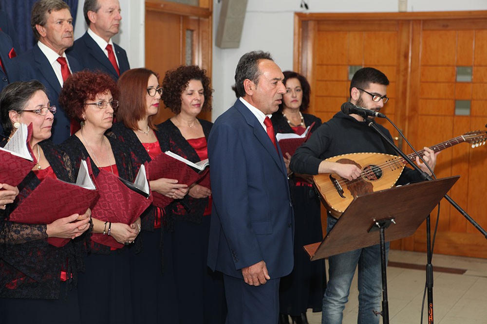 «Η Ελλάδα σήμερα: Κρίση ή παρακμή;» ήταν το θέμα της σημερινής ομιλίας στη Σχολή Γονέων, που όμως δεν πραγματοποιήθηκε για λόγους ασθενείας του κ.Χρήστου Γιάνναρα, Ομότιμου Καθηγητή Πανεπιστημίου και Δρ. Φιλοσοφίας και Θεολογίας. Ωστόσο, προβλήθηκε παλαιότερη ομιλία του που έλαβε χώρα στη Σχολή Γονέων στις 26-11-2012 με θέμα: «Η καταστροφή ως ευκαιρία». 