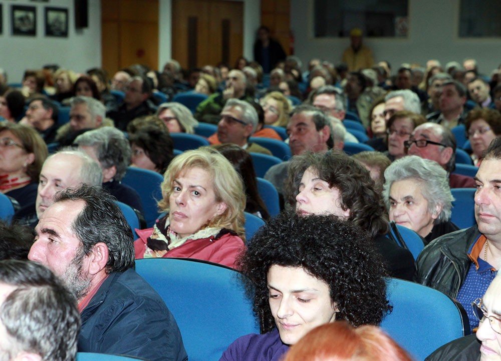 Καθήλωσε με την αμεσότητα και την απλότητα του λόγου του στην κατάμεστη αίθουσα της Σχολής Γονέων – Ανοικτού Πανεπιστημίου Κατερίνης την Δευτέρα 6-3-17, ο ομιλητής κ. Αθανάσιος Ρακοβαλής, φυσικός και Αγιογράφος με την διάλεξη που έδωσε με θέμα:  «Ο Άγιος Παίσιος όπως τον έζησα».