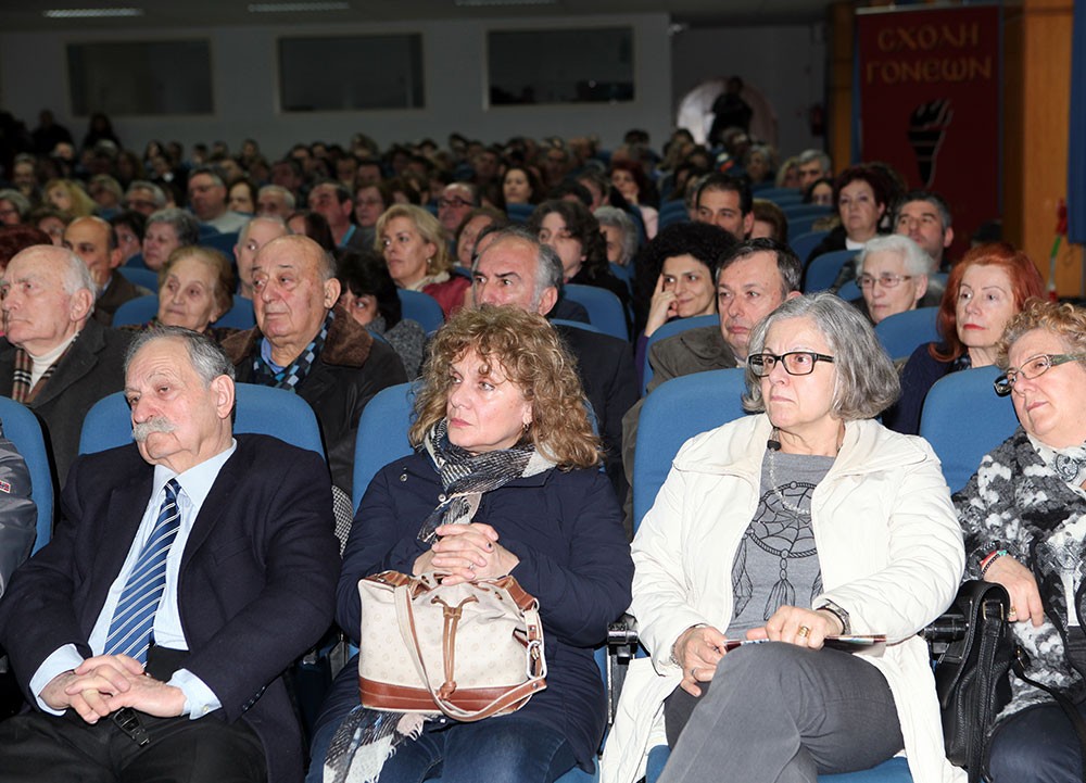 Καθήλωσε με την αμεσότητα και την απλότητα του λόγου του στην κατάμεστη αίθουσα της Σχολής Γονέων – Ανοικτού Πανεπιστημίου Κατερίνης την Δευτέρα 6-3-17, ο ομιλητής κ. Αθανάσιος Ρακοβαλής, φυσικός και Αγιογράφος με την διάλεξη που έδωσε με θέμα:  «Ο Άγιος Παίσιος όπως τον έζησα».