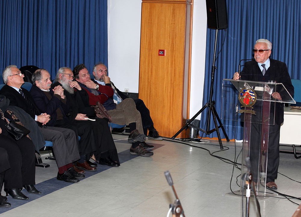 Ο Αντιπρόεδρος του Αρείου Πάγου ε.τ.  Νικόλαος Π. Ζαϊρης ήταν ο ομιλητής της διάλεξης που πραγματοποιήθηκε στο πνευματικό κέντρο του Δήμου Κατερίνης στα πλαίσια του προγράμματος της Σχολής Γονέων, Ανοικτό Πανεπιστήμιο Κατερίνης τη 26 Φεβρουαρίου 2018 με συνδιοργανωτή το Δικηγορικό Σύλλογο Κατερίνης.  Η  ομιλία του είχε  σαν θέμα:  «φαινόμενα μεταμέλειας στη δίκη της οργάνωσης 17 Νοέμβρη»  Ο κ. Ζαϊρης αναφέρθηκε  σε  περιπτώσεις κάποιων κατηγορουμένων στην παραπάνω δίκη, οι οποίοι παρά τη δεδομένη πολύχρονη παραβατικότητα, τη σκληρότητα και την ηθική αναλγησία που επέδειξαν απέναντι σε συνανθρώπους τους στην 27χρονη δράση της οργάνωσης, δεν απέβαλλαν ολοκληρωτικά και δεν είχαν ξεριζωθεί απ’ αυτούς κάποια ανθρώπινα αισθήματα. Ορισμένοι απ’ αυτούς που είχαν περιφερειακό και υποβοηθητικό κυρίως ρόλο, παρά τα σκληρά αντικοινωνικά αντανακλαστικά  και το ταξικό μίσος που επέδειξαν κατά τη διάρκεια της δράσης τους έφτασαν, κάποια στιγμή, στην απόφαση να επιδείξουν κάποια μεταμέλεια, να αναγνωρίσουν τα λάθη τους και να ζητήσουν το αμέριστο έλεος του Θεού, όπως ένας βασικός κατηγορούμενος ο Σάββας Ξηρός, που δήλωσε: «Θεωρώ μεγάλη αλαζονεία να λέει κάποιος, ότι δεν έχει μετανιώσει για τίποτα στη ζωή του. Αυτό που θα άλλαζα, αν μπορούσα από όλη αυτή την ιστορία, θα ήταν να μην είχα αφαιρέσει ζωή. Αυτό θα με κυνηγάει για πάντα και δεν μπορώ να κάνω τίποτα για να το αλλάξω».