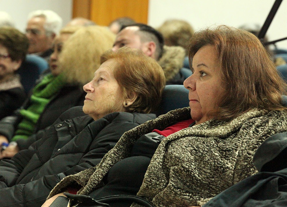 Ο Αντιπρόεδρος του Αρείου Πάγου ε.τ.  Νικόλαος Π. Ζαϊρης ήταν ο ομιλητής της διάλεξης που πραγματοποιήθηκε στο πνευματικό κέντρο του Δήμου Κατερίνης στα πλαίσια του προγράμματος της Σχολής Γονέων, Ανοικτό Πανεπιστήμιο Κατερίνης τη 26 Φεβρουαρίου 2018 με συνδιοργανωτή το Δικηγορικό Σύλλογο Κατερίνης.  Η  ομιλία του είχε  σαν θέμα:  «φαινόμενα μεταμέλειας στη δίκη της οργάνωσης 17 Νοέμβρη»  Ο κ. Ζαϊρης αναφέρθηκε  σε  περιπτώσεις κάποιων κατηγορουμένων στην παραπάνω δίκη, οι οποίοι παρά τη δεδομένη πολύχρονη παραβατικότητα, τη σκληρότητα και την ηθική αναλγησία που επέδειξαν απέναντι σε συνανθρώπους τους στην 27χρονη δράση της οργάνωσης, δεν απέβαλλαν ολοκληρωτικά και δεν είχαν ξεριζωθεί απ’ αυτούς κάποια ανθρώπινα αισθήματα. Ορισμένοι απ’ αυτούς που είχαν περιφερειακό και υποβοηθητικό κυρίως ρόλο, παρά τα σκληρά αντικοινωνικά αντανακλαστικά  και το ταξικό μίσος που επέδειξαν κατά τη διάρκεια της δράσης τους έφτασαν, κάποια στιγμή, στην απόφαση να επιδείξουν κάποια μεταμέλεια, να αναγνωρίσουν τα λάθη τους και να ζητήσουν το αμέριστο έλεος του Θεού, όπως ένας βασικός κατηγορούμενος ο Σάββας Ξηρός, που δήλωσε: «Θεωρώ μεγάλη αλαζονεία να λέει κάποιος, ότι δεν έχει μετανιώσει για τίποτα στη ζωή του. Αυτό που θα άλλαζα, αν μπορούσα από όλη αυτή την ιστορία, θα ήταν να μην είχα αφαιρέσει ζωή. Αυτό θα με κυνηγάει για πάντα και δεν μπορώ να κάνω τίποτα για να το αλλάξω».