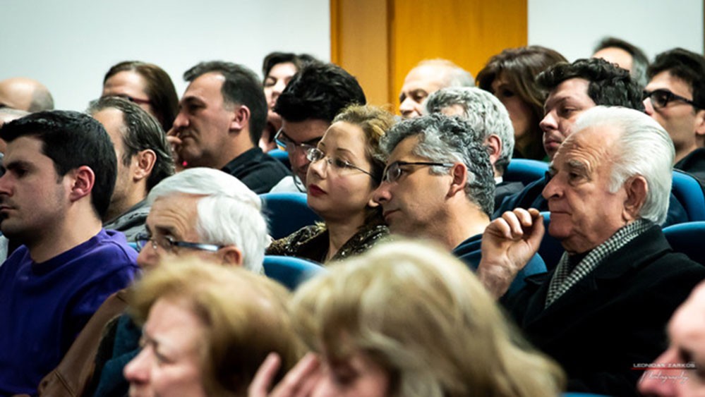 Με μεγάλη επιτυχία και πλήρη αποδοχή του κόσμου πραγματοποιήθηκε  μια ενδιαφέρουσα  ομιλία σήμερα στις 25 Φεβρουαρίου 2019  με επίσημο καλεσμένο κ. Νίκο Λυγερό στη Σχολή Γονέων-Ανοιχτό Πανεπιστήμιο Κατερίνης. Ο κος Νίκος Λυγερός είναι καθηγητής, ερευνητής  μα κυρίως στρατηγικός  αναλυτής. Στο Συνεδριακό Κέντρο της Κατερίνης  παρουσιάστηκε  διάλεξη με θέμα "Στρατηγική Έξυπνη Ιστορία"  και στην εκδήλωση  συνδιοργανωτής  ήταν το Κέντρο Ξένων Γλωσσών Κλιγγοπούλου Ρεβέκκα.