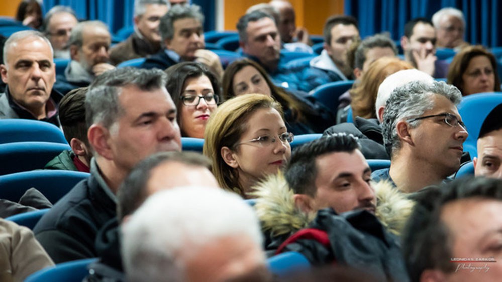 Με μεγάλη επιτυχία και πλήρη αποδοχή του κόσμου πραγματοποιήθηκε  μια ενδιαφέρουσα  ομιλία σήμερα στις 25 Φεβρουαρίου 2019  με επίσημο καλεσμένο κ. Νίκο Λυγερό στη Σχολή Γονέων-Ανοιχτό Πανεπιστήμιο Κατερίνης. Ο κος Νίκος Λυγερός είναι καθηγητής, ερευνητής  μα κυρίως στρατηγικός  αναλυτής. Στο Συνεδριακό Κέντρο της Κατερίνης  παρουσιάστηκε  διάλεξη με θέμα "Στρατηγική Έξυπνη Ιστορία"  και στην εκδήλωση  συνδιοργανωτής  ήταν το Κέντρο Ξένων Γλωσσών Κλιγγοπούλου Ρεβέκκα.