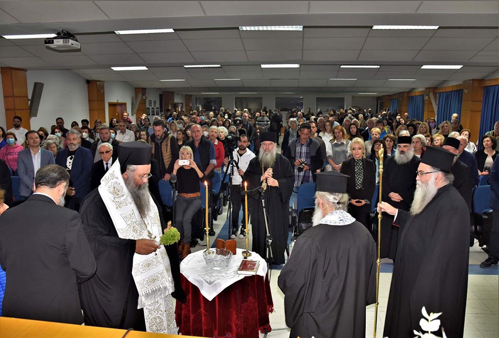 Ιωσήφ ο Βατοπαιδινός, o ασκητής της προσευχής και των δακρύων! ο Πανιερότατος Μητροπολίτης Λεμεσού κ.κ. Αθανάσιος μίλησε με θέμα «Ο γέροντάς μου Ιωσήφ ο Βατοπαιδινός». Με απλά λόγια, με μειλίχιο ύφος και γαλήνη ψυχής μίλησε για τον γέροντά του Ιωσήφ τον Βατοπαιδινό.